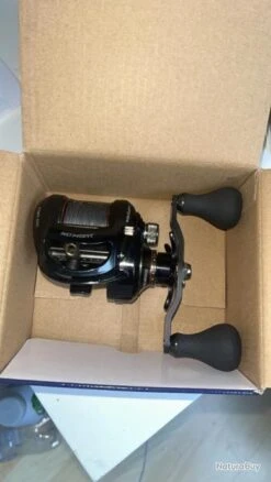 SAKURA Moulinet Casting Neuf